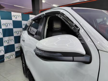 17960Toyota Fortuner013-th.jpg